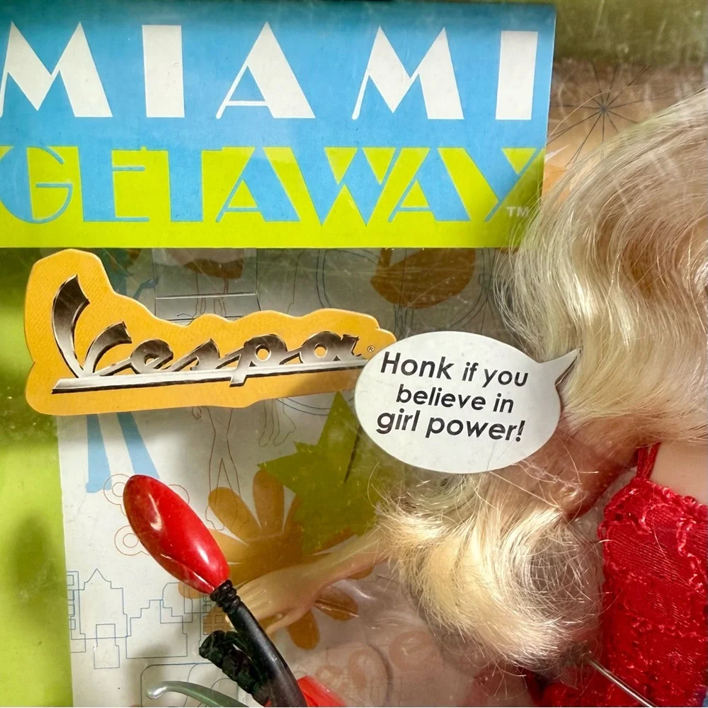 My Scene ULTRA RARE “Miami Getaway” Delancey & Vespa Giftset by Mattel